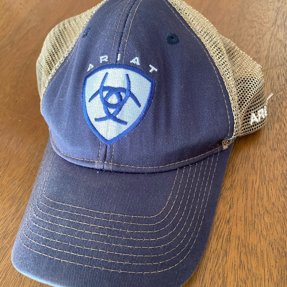 Ariat hat. Like new.